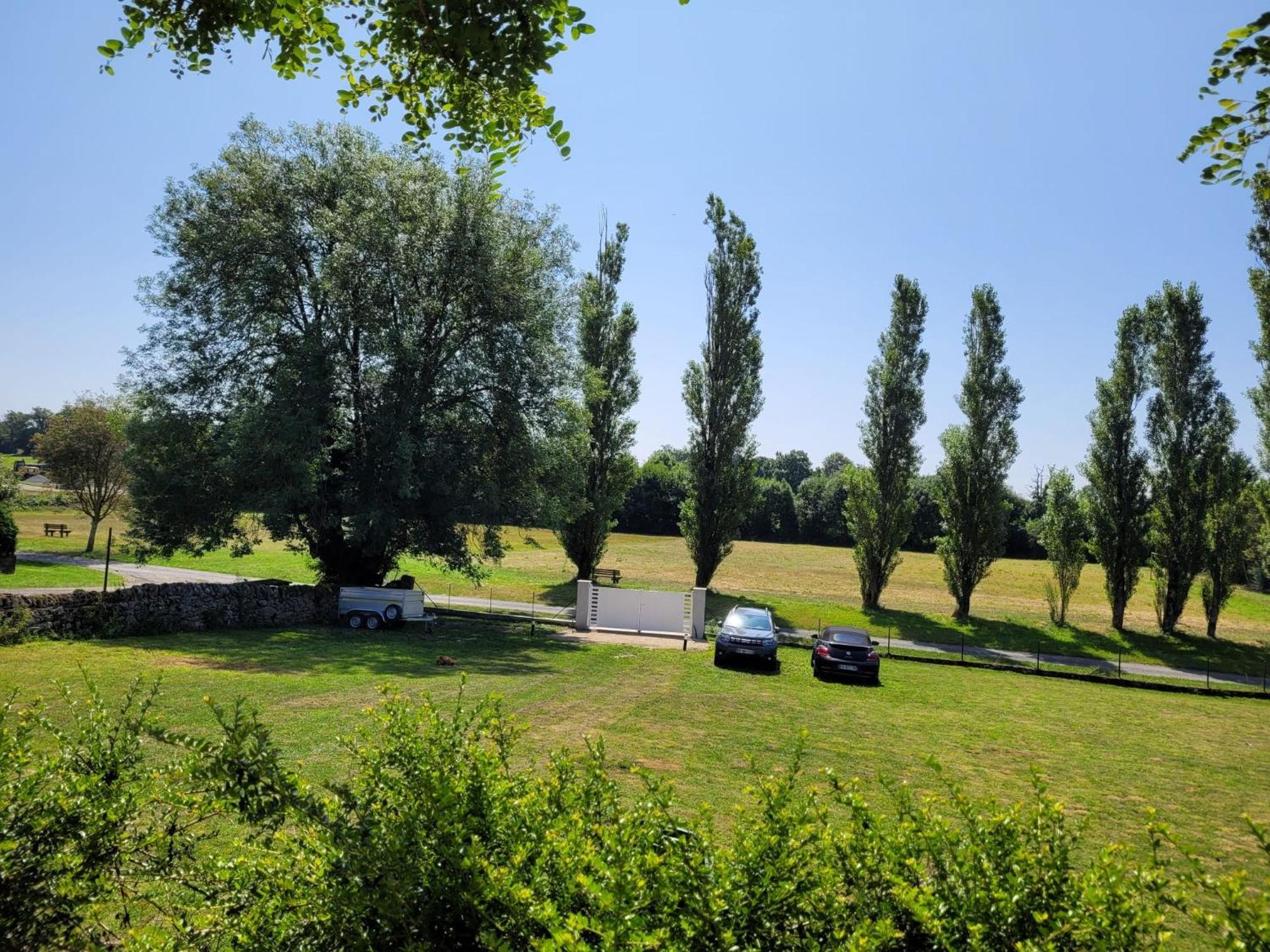 L'Aurigast Bed and Breakfast Auriac-Lagast Buitenkant foto