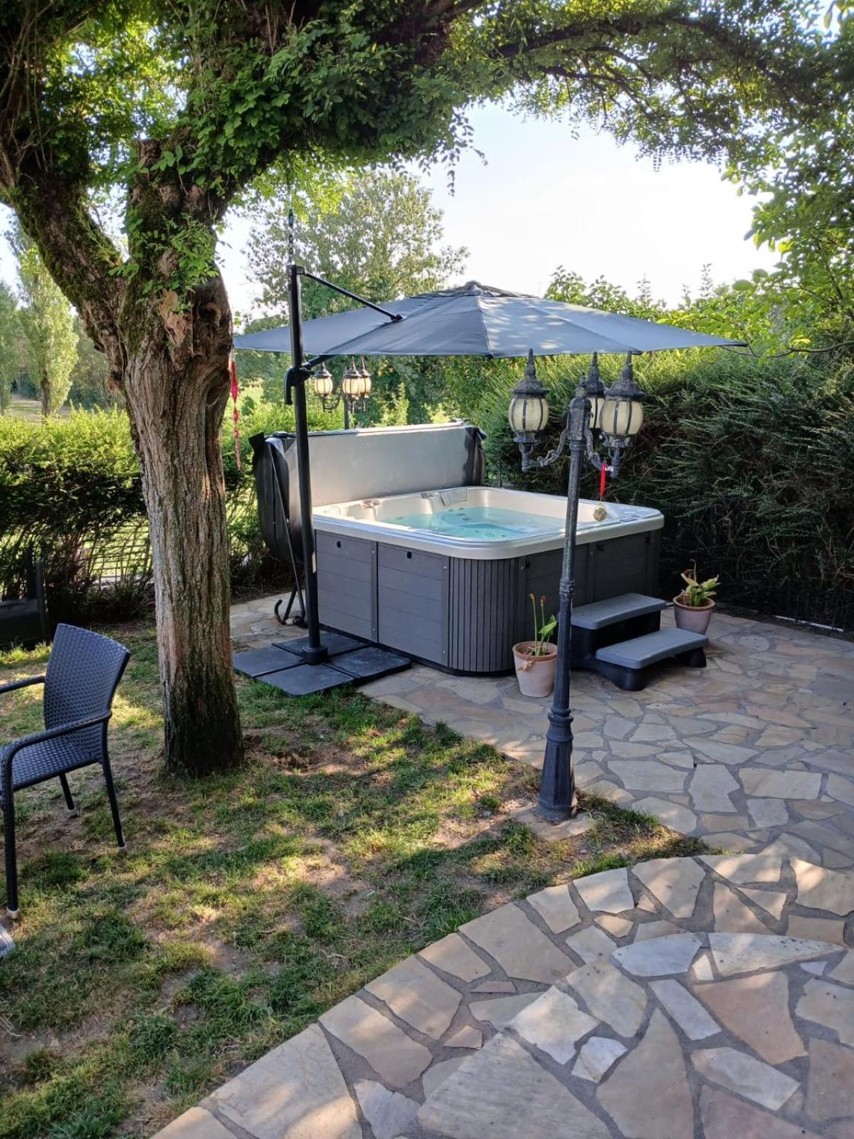 L'Aurigast Bed and Breakfast Auriac-Lagast Buitenkant foto