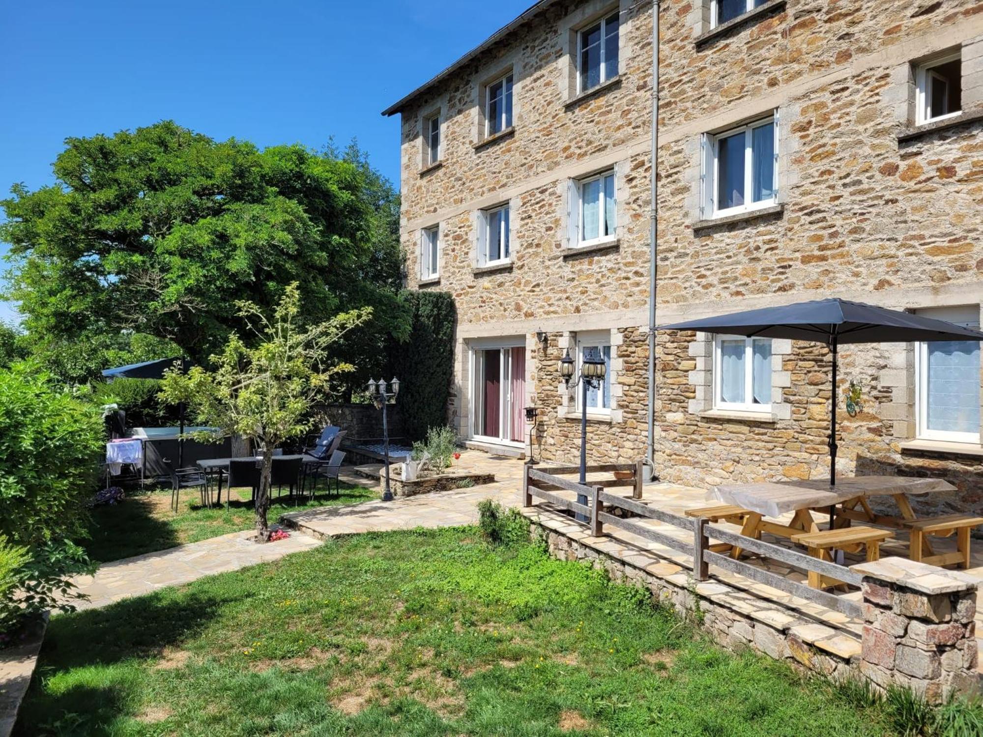 L'Aurigast Bed and Breakfast Auriac-Lagast Buitenkant foto